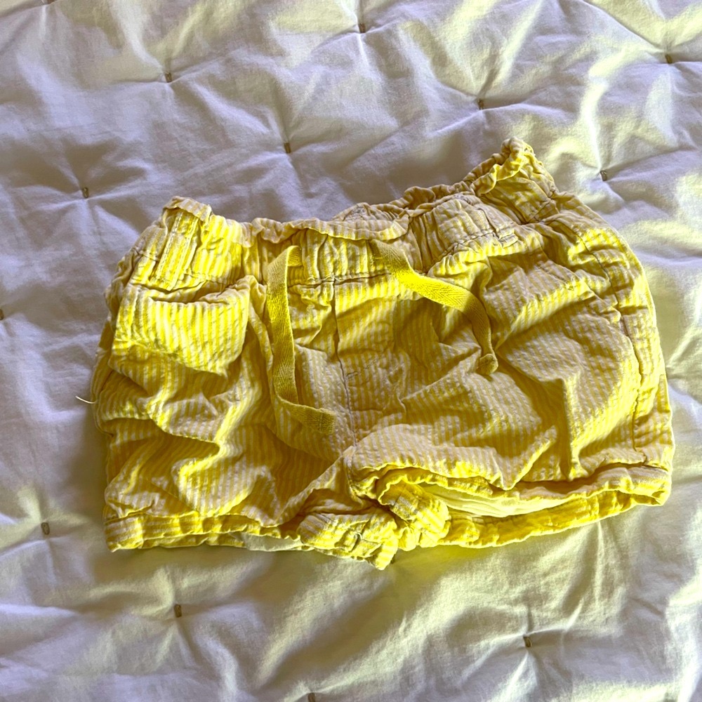 Baby Gap yellow seersucker shorts